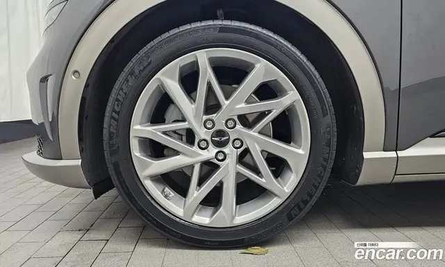 Genesis GV60 2022 0.1 автомат (гидро), миниатюра 5