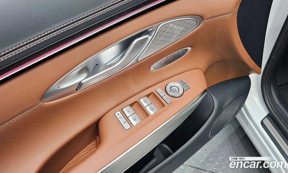 Genesis GV70 2024 3.5 автомат (гидро), фото 26