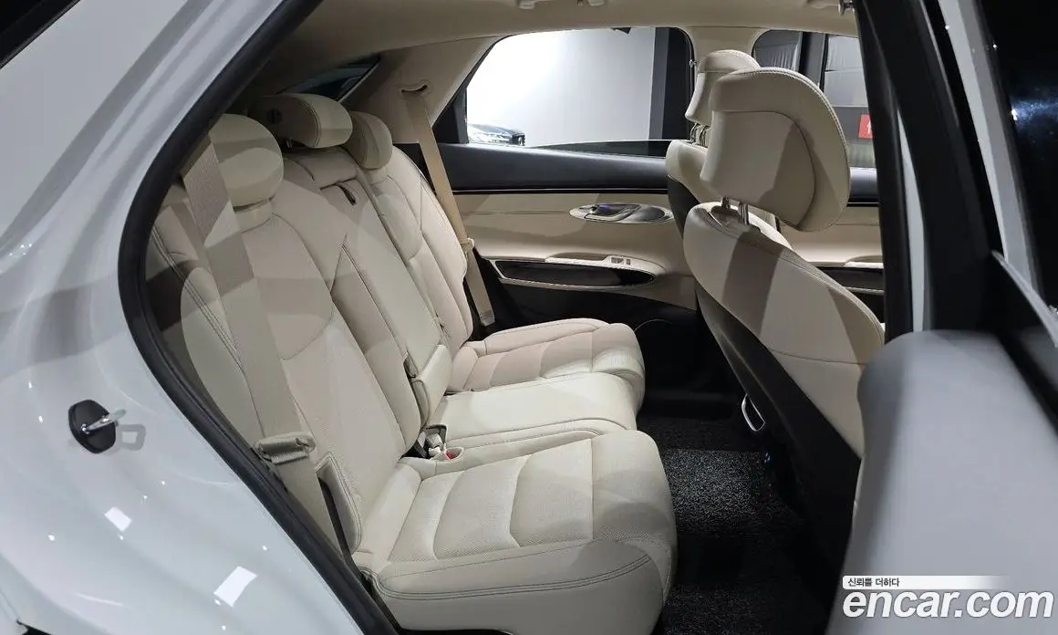 Genesis GV70 2024 2.5 автомат (гидро), фото 17