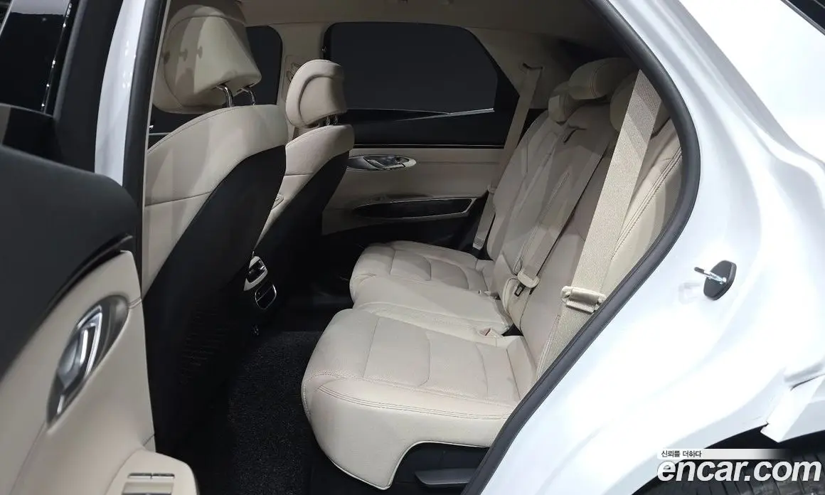 Genesis GV70 2024 2.5 автомат (гидро), фото 18