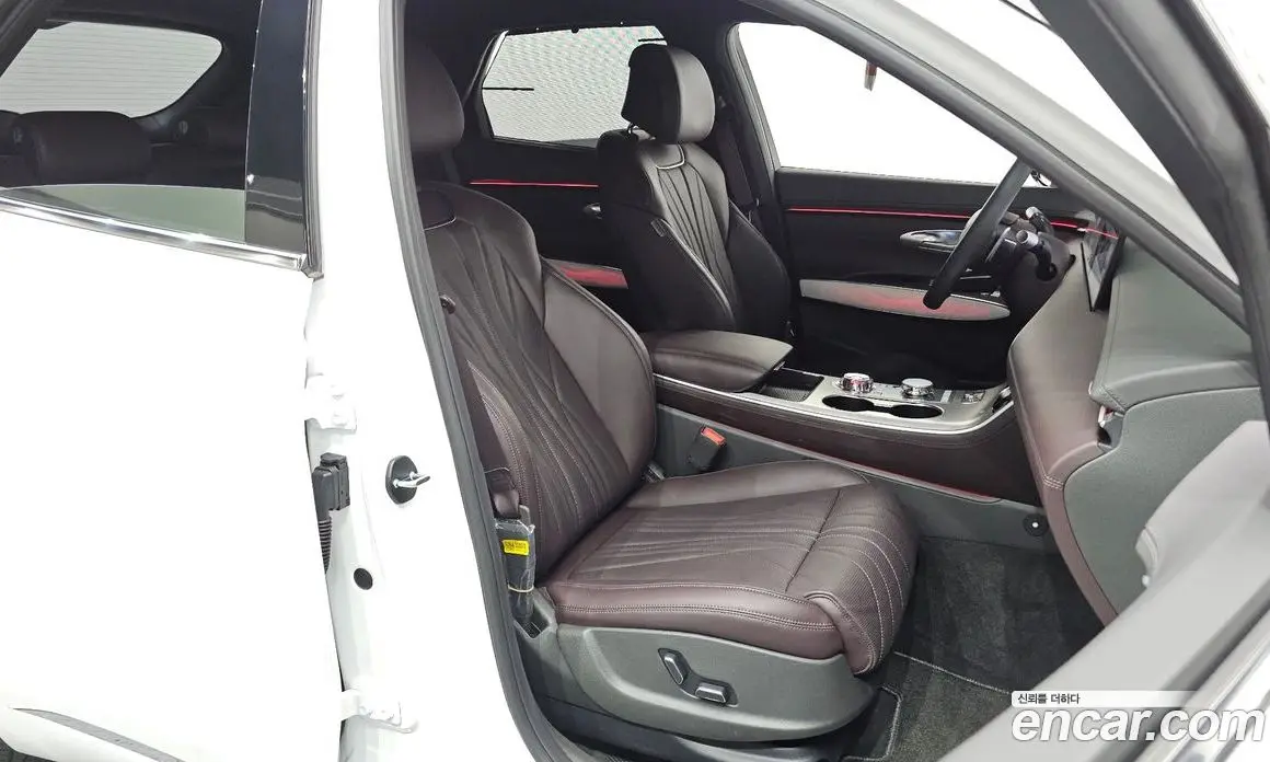 Genesis GV70 2024 2.5 автомат (гидро), фото 18