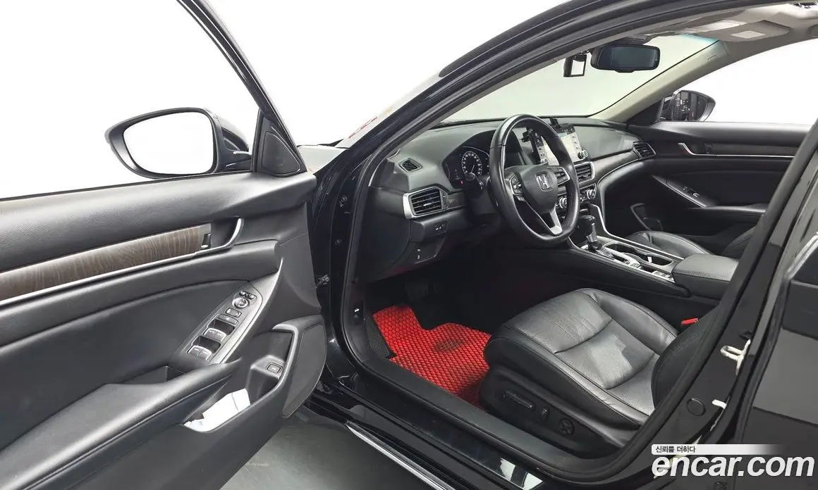 Honda Accord 2018 1.5 автомат (гидро), фото 13