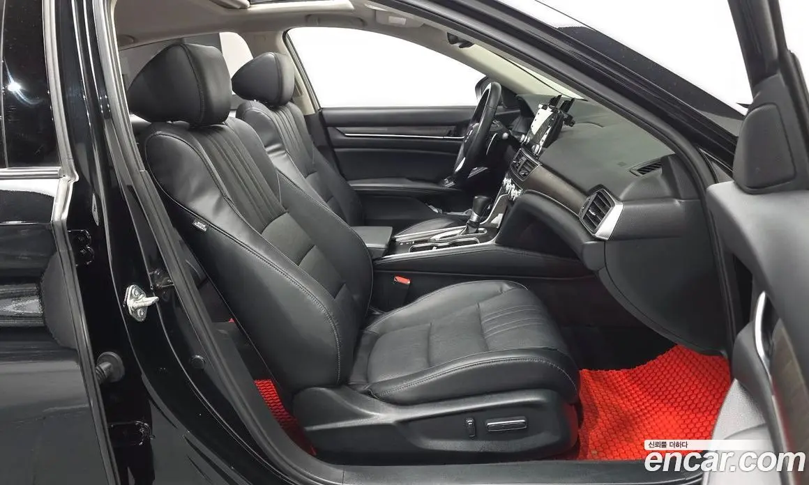 Honda Accord 2018 1.5 автомат (гидро), фото 16