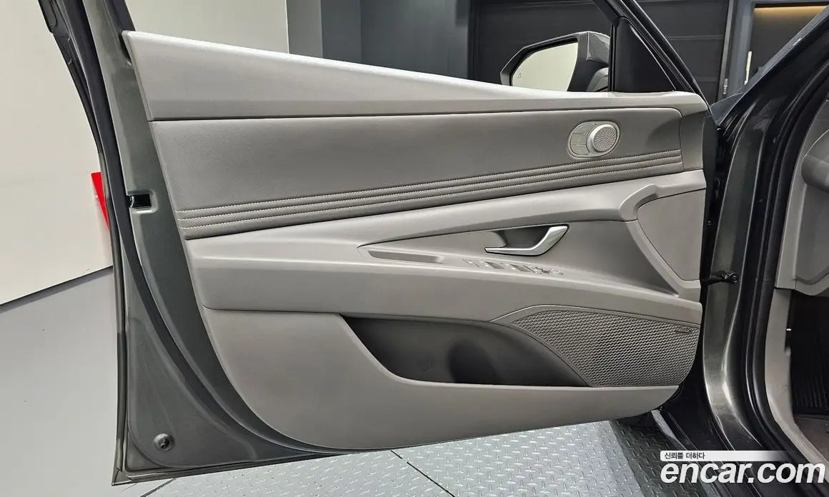 Hyundai Avante 2022 1.6 автомат (гидро), фото 14