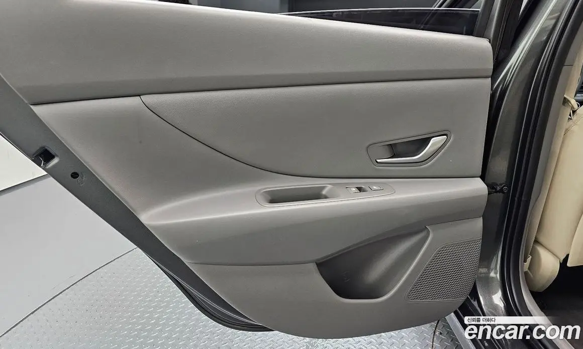 Hyundai Avante 2022 1.6 автомат (гидро), фото 15