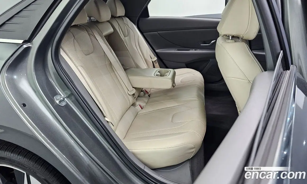 Hyundai Avante 2022 1.6 автомат (гидро), фото 17