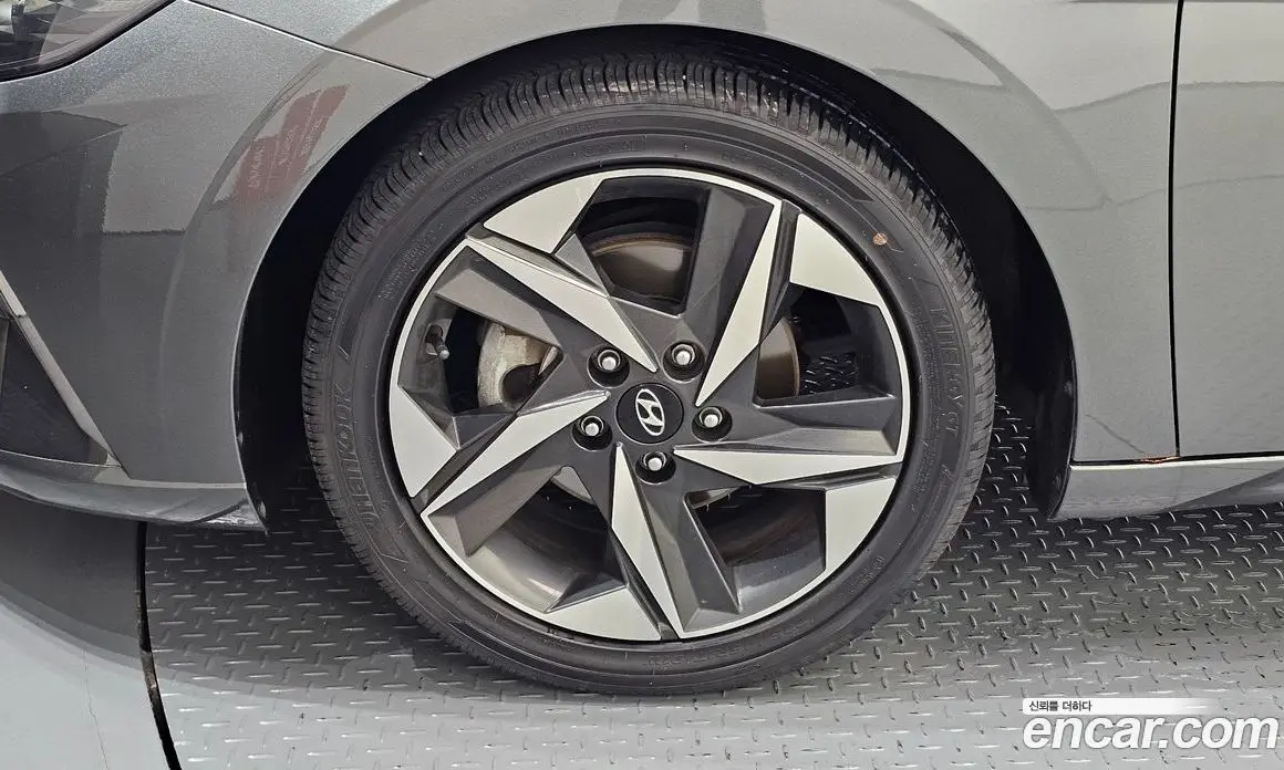 Hyundai Avante 2022 1.6 автомат (гидро), фото 5