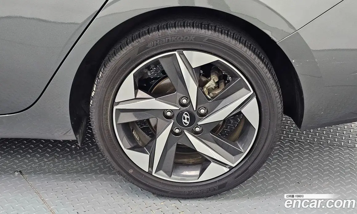 Hyundai Avante 2022 1.6 автомат (гидро), фото 7