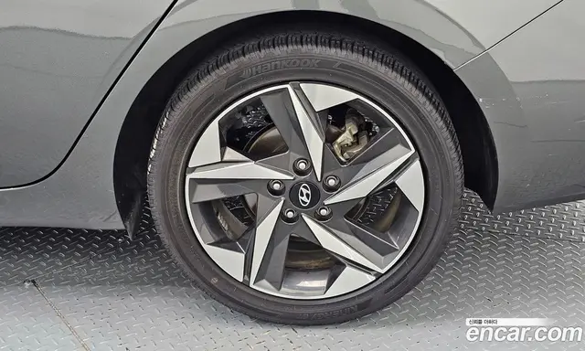 Hyundai Avante 2022 1.6 автомат (гидро), миниатюра 7