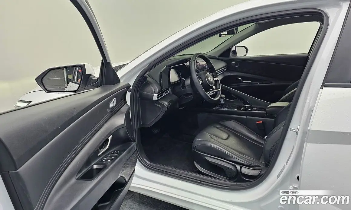 Hyundai Avante 2024 1.6 автомат (гидро), фото 13
