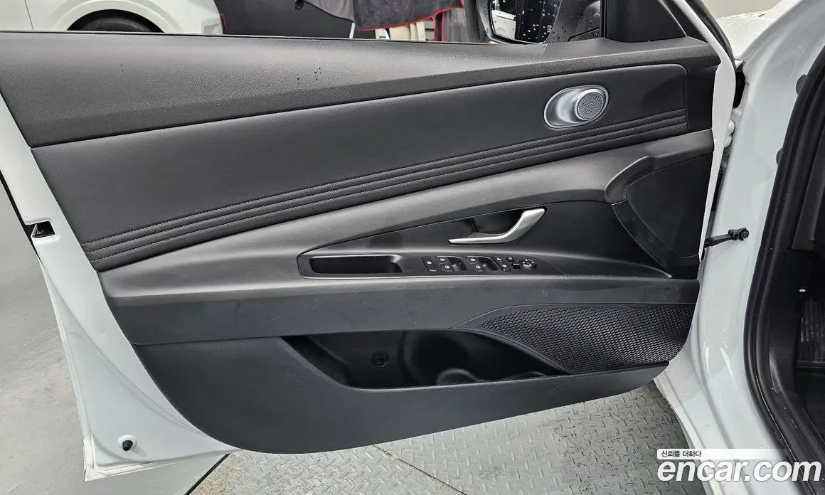 Hyundai Avante 2024 1.6 автомат (гидро), фото 14