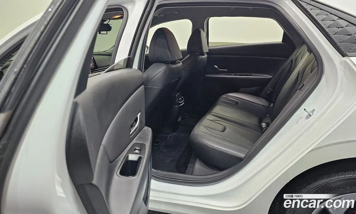 Hyundai Avante 2024 1.6 автомат (гидро), фото 16
