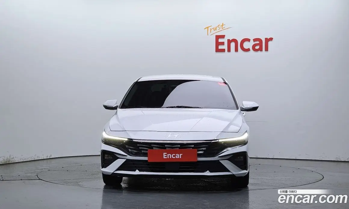 Hyundai Avante 2024 1.6 автомат (гидро), фото 3