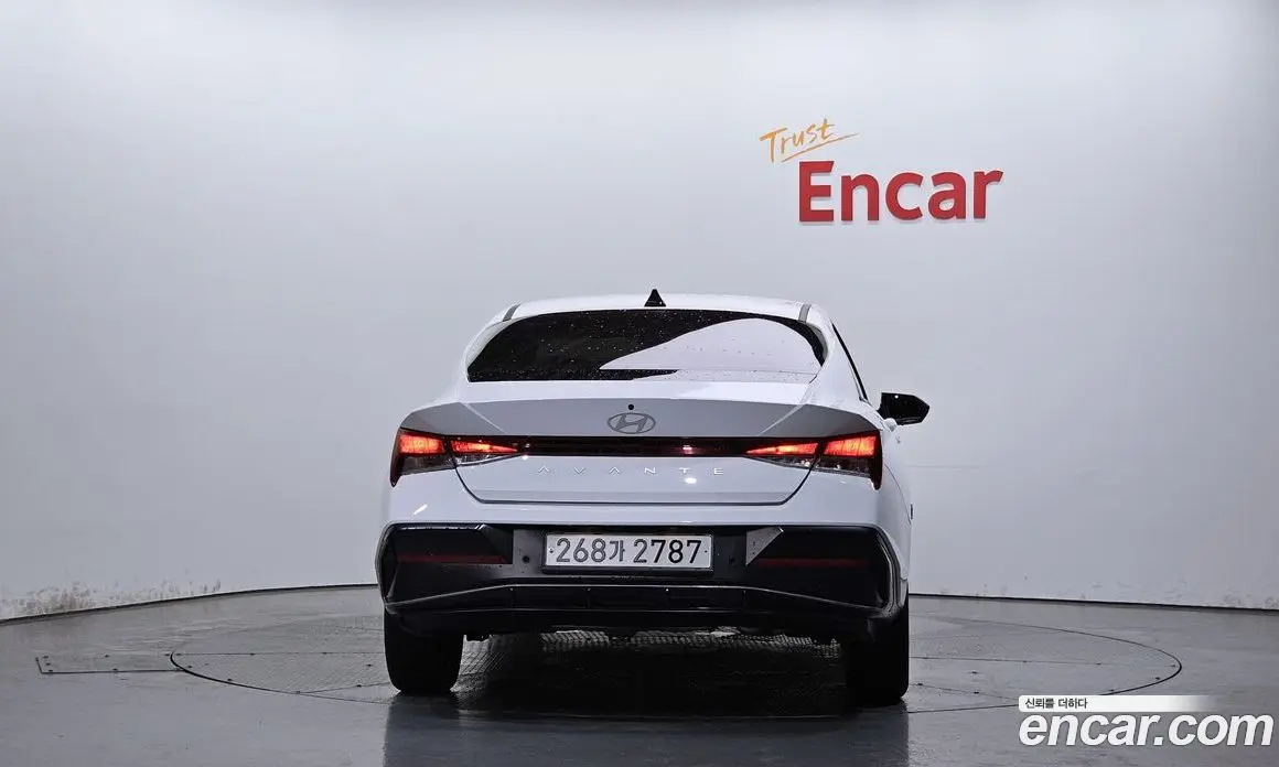 Hyundai Avante 2024 1.6 автомат (гидро), фото 4