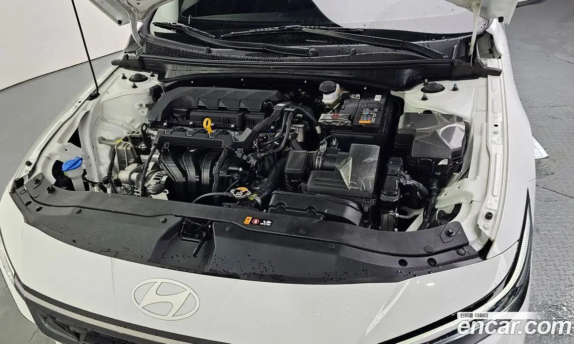 Hyundai Avante 2024 1.6 автомат (гидро), фото 6