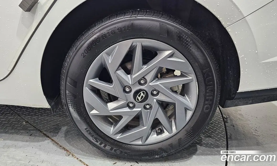 Hyundai Avante 2024 1.6 автомат (гидро), фото 7