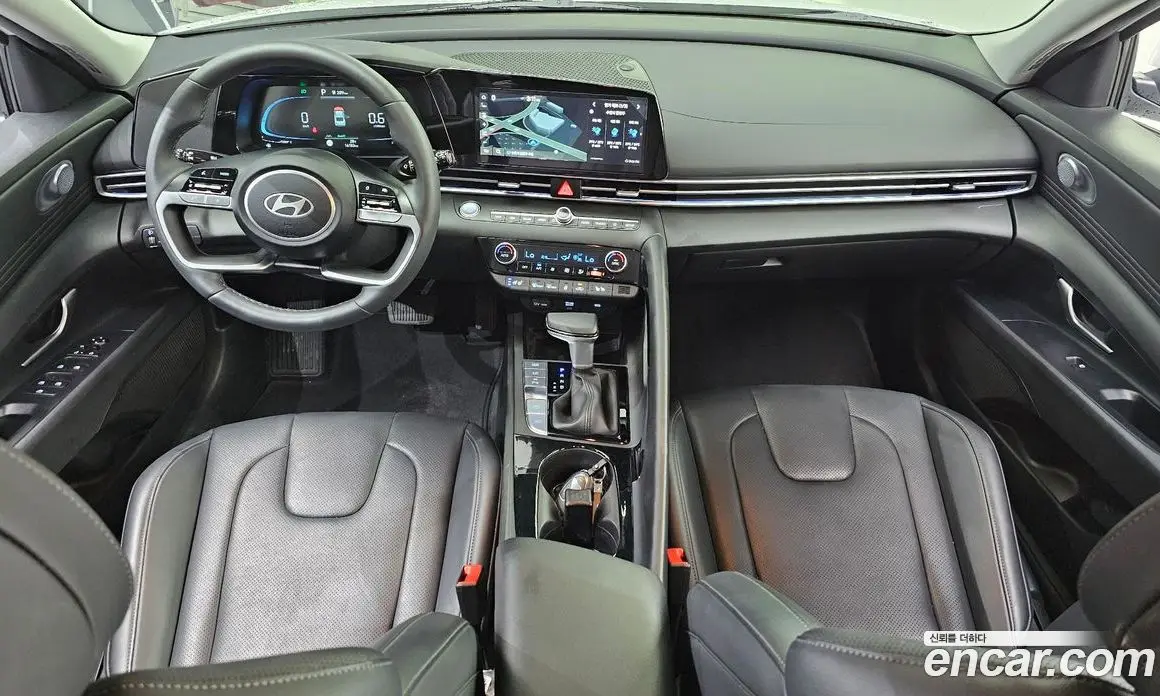 Hyundai Avante 2024 1.6 автомат (гидро), фото 10