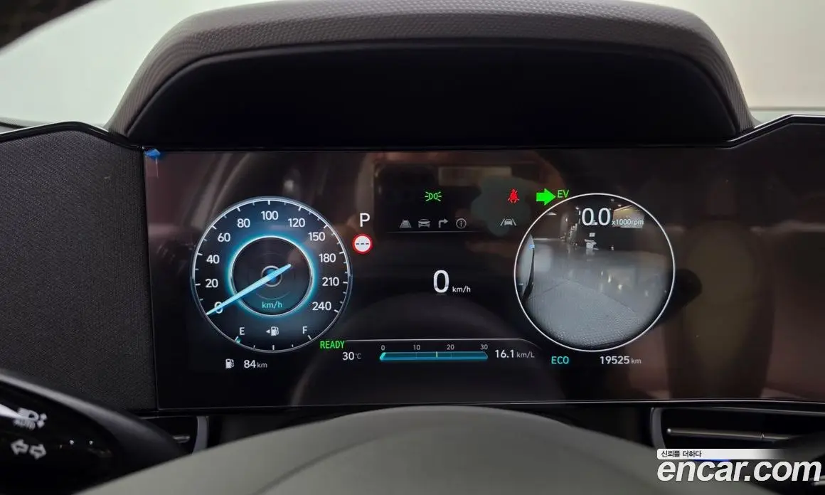 Hyundai Avante 2024 1.6 автомат (гидро), фото 11