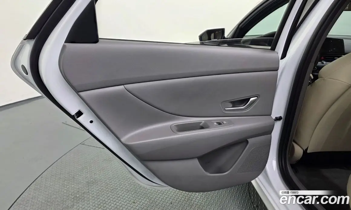 Hyundai Avante 2024 1.6 автомат (гидро), фото 15