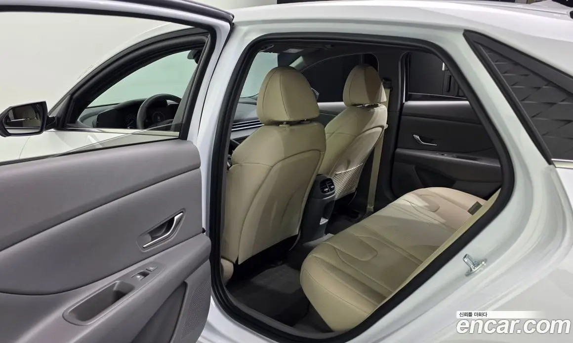 Hyundai Avante 2024 1.6 автомат (гидро), фото 16