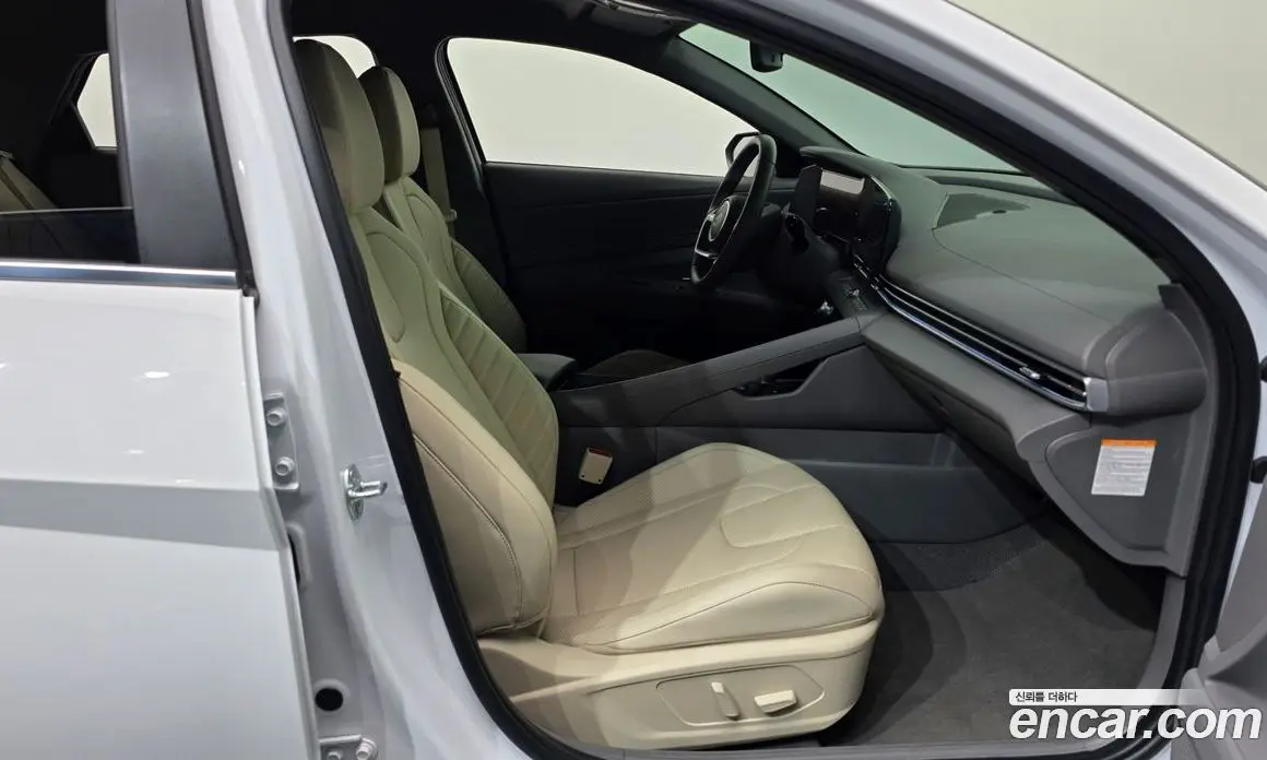 Hyundai Avante 2024 1.6 автомат (гидро), фото 17