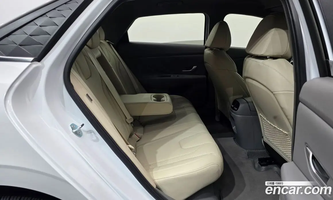 Hyundai Avante 2024 1.6 автомат (гидро), фото 18