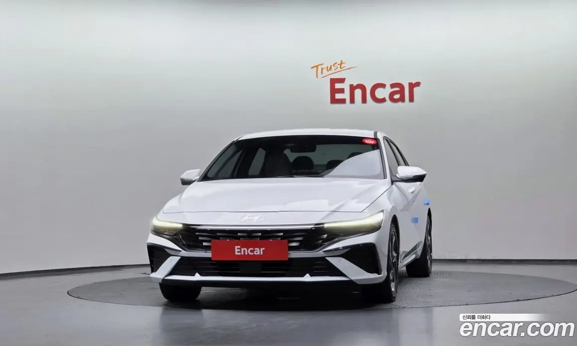 Hyundai Avante 2024 1.6 автомат (гидро), фото 3