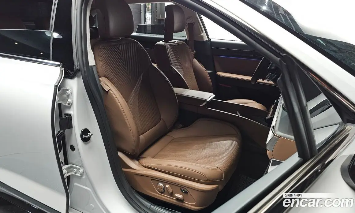 Hyundai Grandeur 2023 2.5 автомат (гидро), фото 13