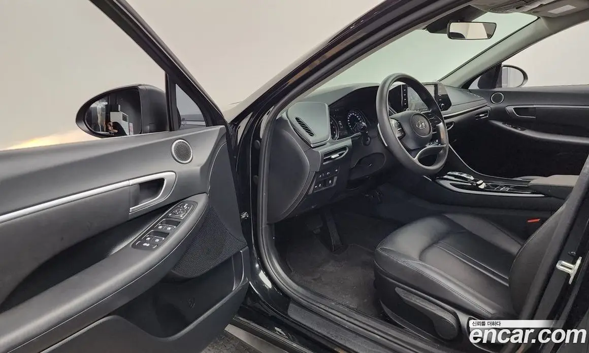 Hyundai Sonata 2022 2.0 автомат (гидро), фото 13