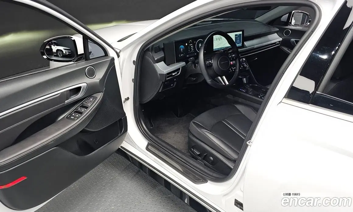 Hyundai Sonata 2023 2.0 автомат (гидро), фото 10