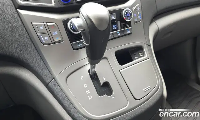 Hyundai Starex 2020 2.5 автомат (гидро), миниатюра 9