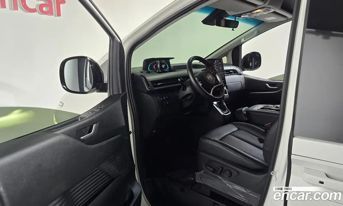 Hyundai Staria 2024 1.6 автомат (гидро), фото 13