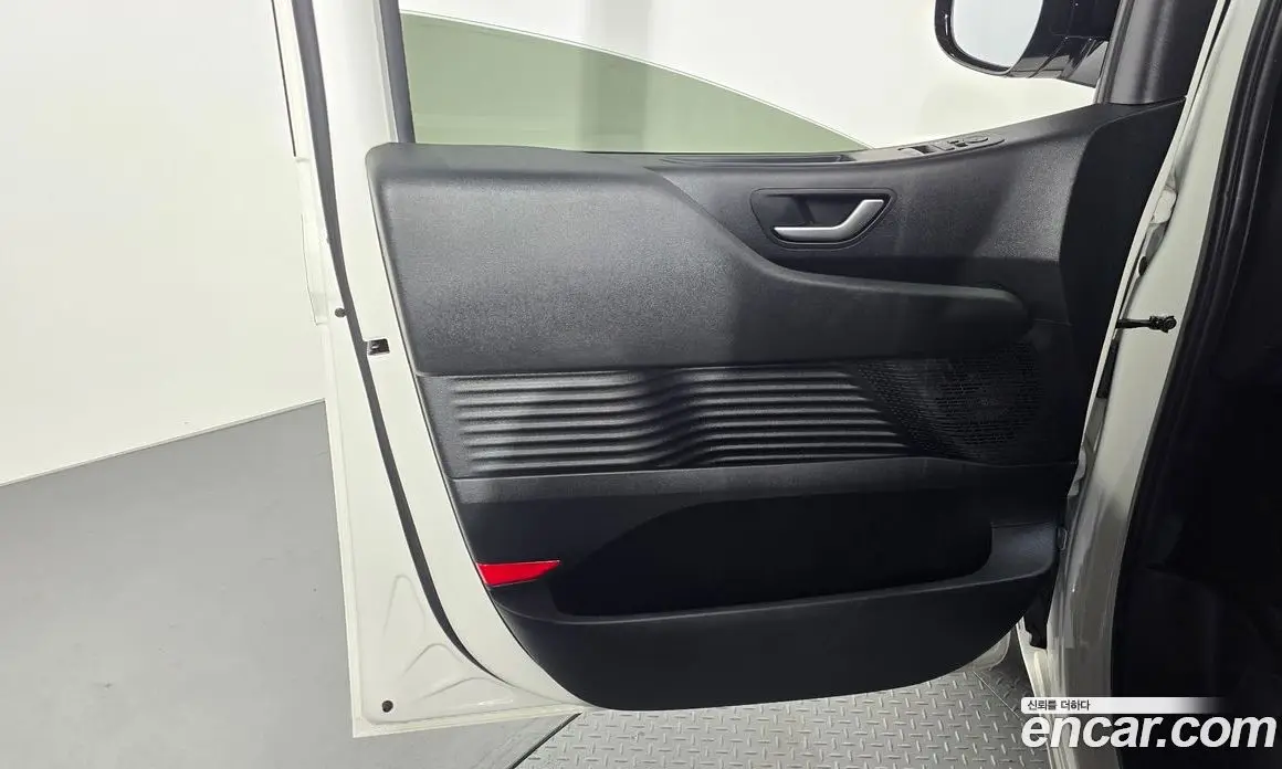 Hyundai Staria 2024 1.6 автомат (гидро), фото 14
