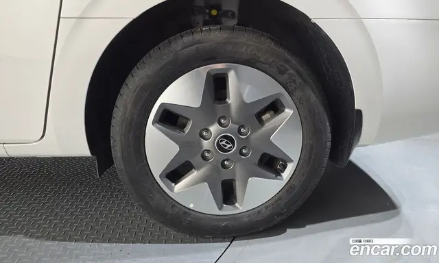 Hyundai Staria 2024 1.6 автомат (гидро), миниатюра 7