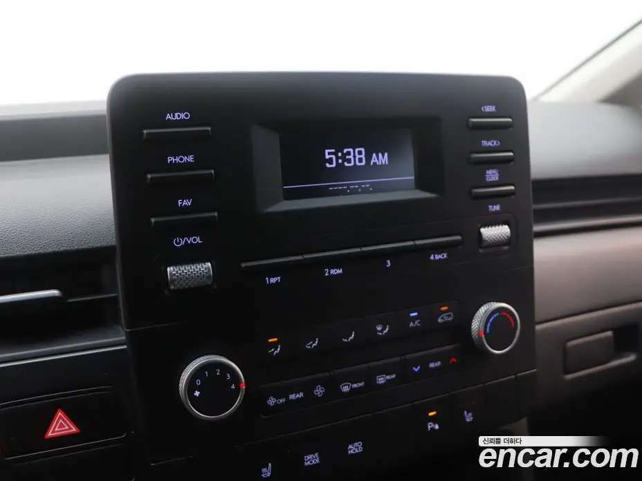 Hyundai Staria 2024 2.2 автомат (гидро), фото 16