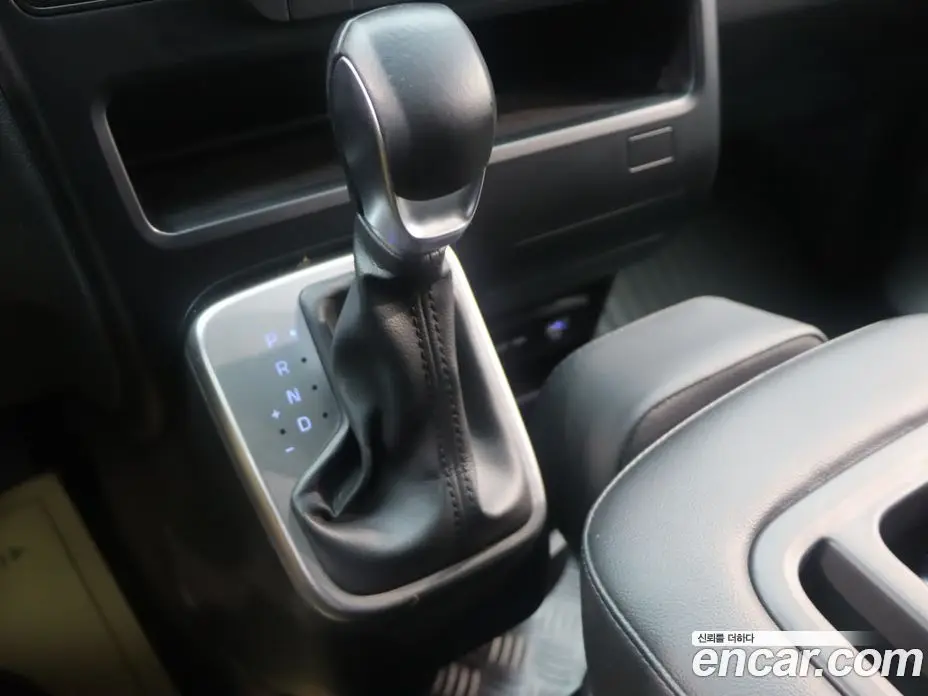 Hyundai Staria 2024 2.2 автомат (гидро), фото 18