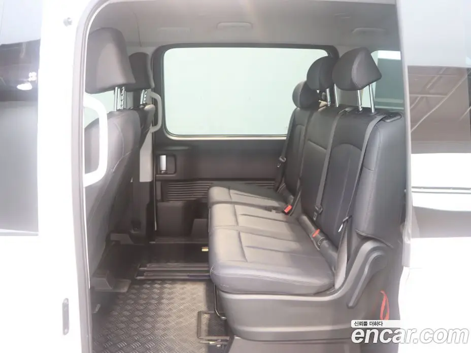 Hyundai Staria 2024 2.2 автомат (гидро), фото 10