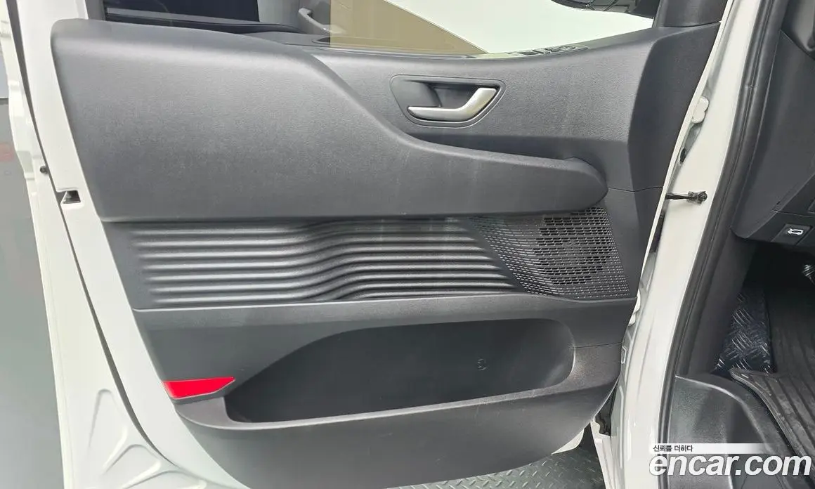 Hyundai Staria 2025 1.6 автомат (гидро), фото 13