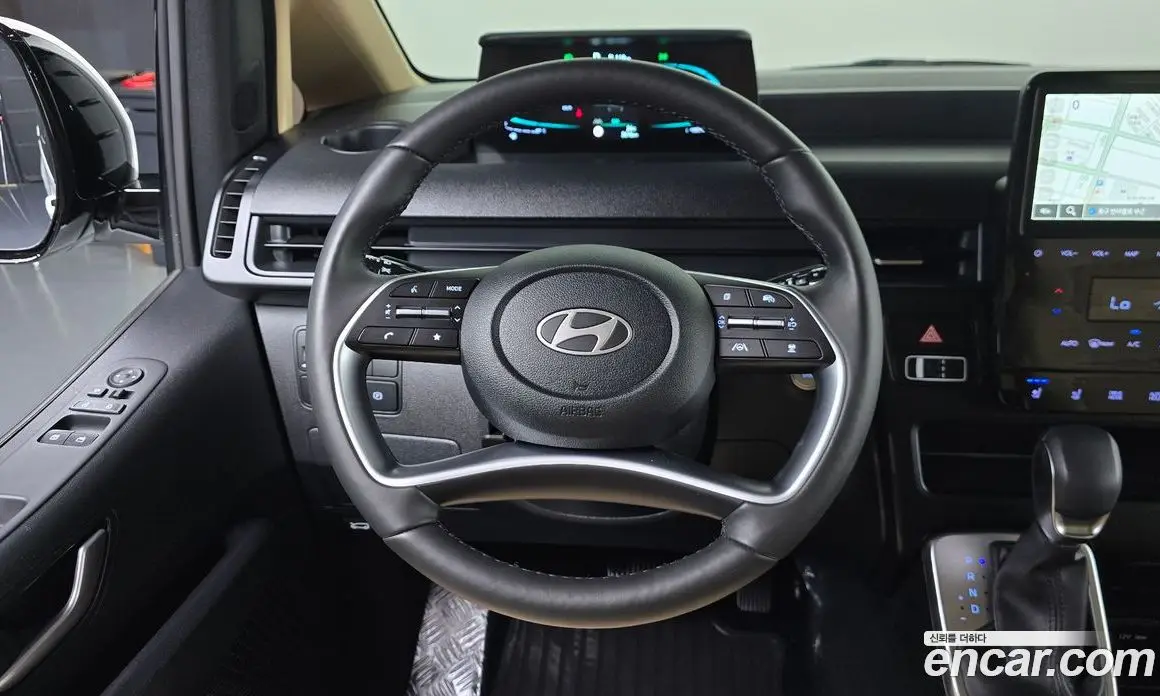 Hyundai Staria 2025 1.6 автомат (гидро), фото 17