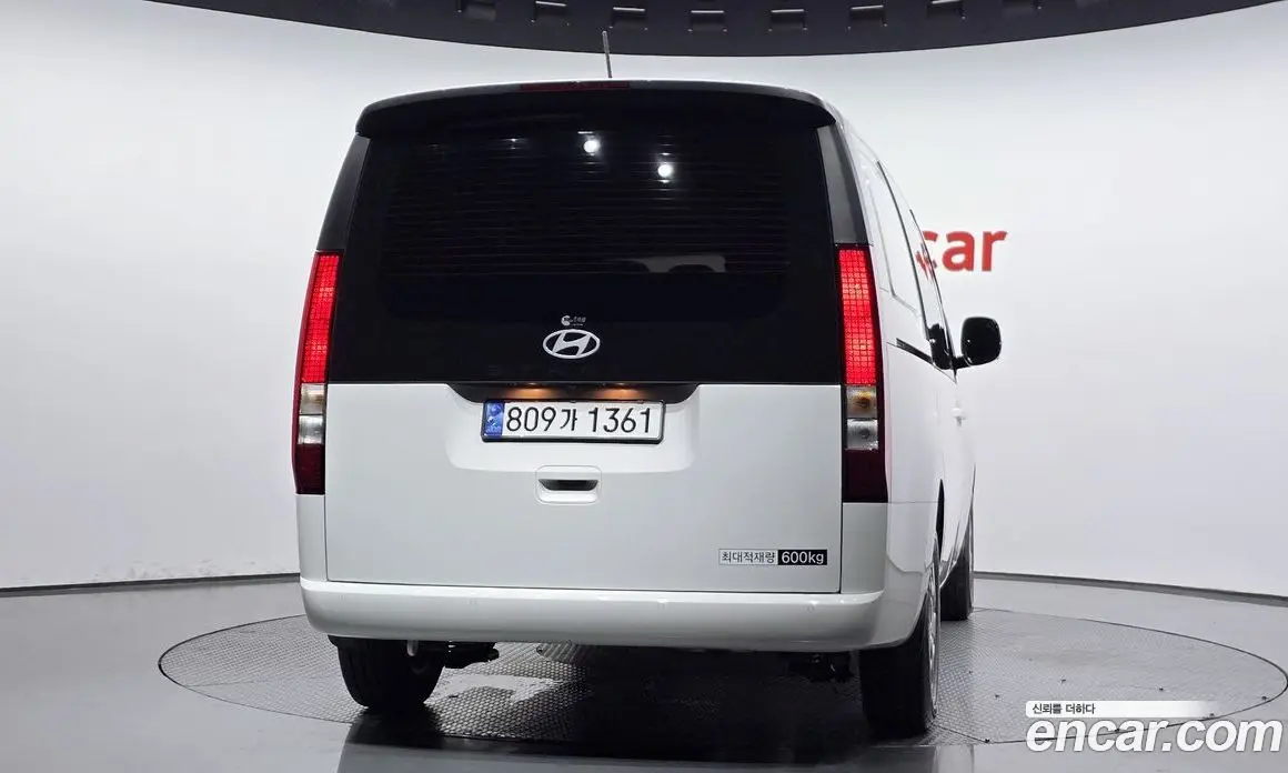 Hyundai Staria 2025 1.6 автомат (гидро), фото 3