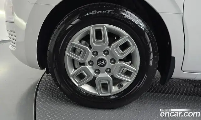 Hyundai Staria 2025 1.6 автомат (гидро), миниатюра 4