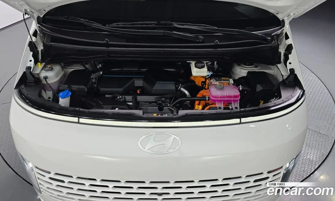 Hyundai Staria 2025 1.6 автомат (гидро), фото 5