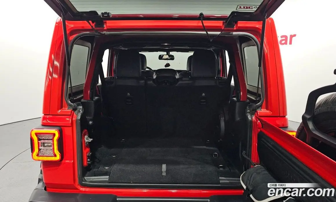 Jeep Wrangler 2018 2.0 автомат (гидро), фото 20 Jeep Wrangler 2018 2.0 автомат (гидро), фото 20