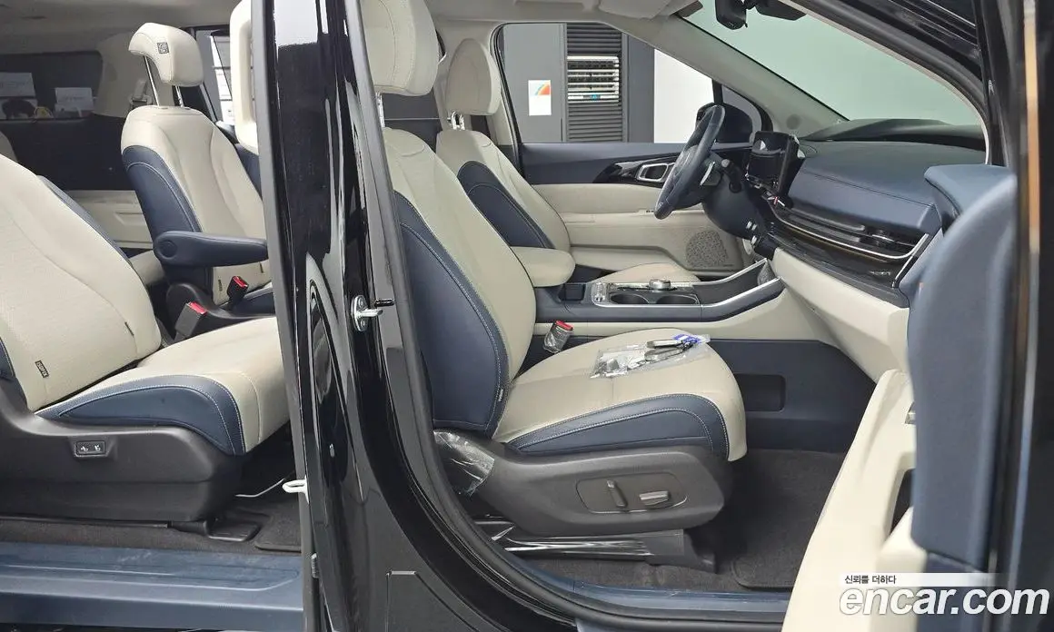 Kia Carnival 2024 1.6 автомат (гидро), фото 15