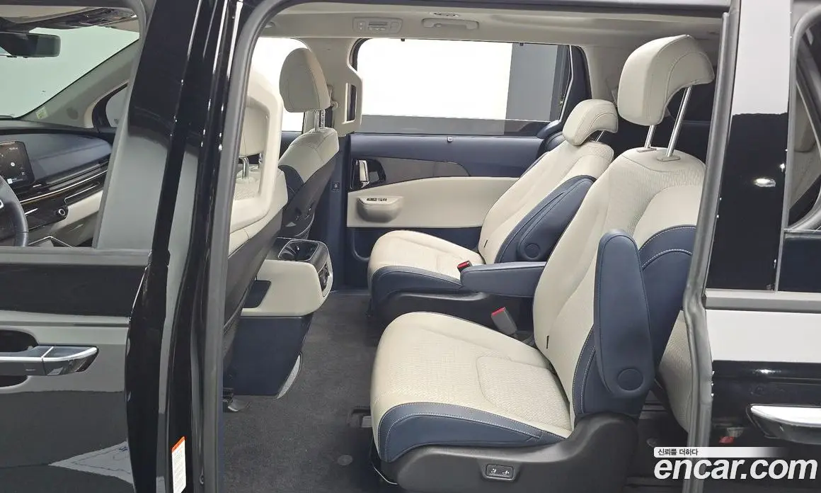 Kia Carnival 2024 1.6 автомат (гидро), фото 17