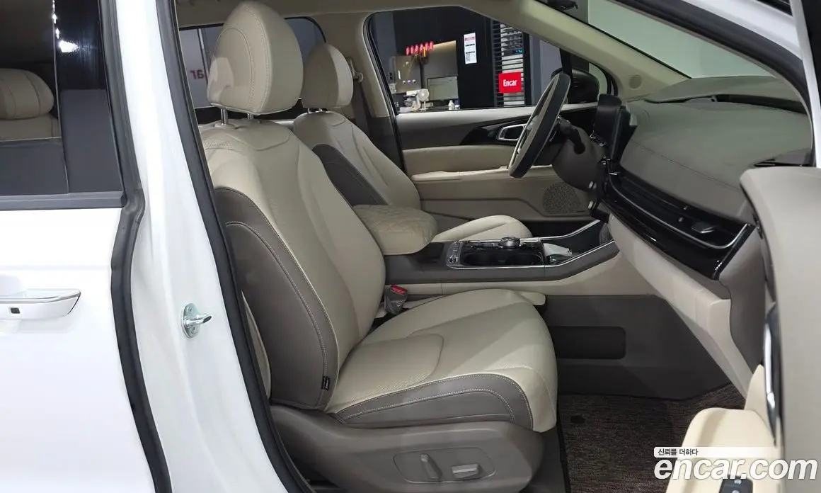 Kia Carnival 2025 1.6 автомат (гидро), фото 11