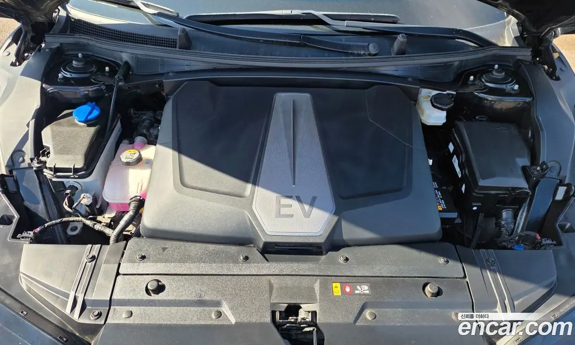 Kia EV6 2024 0.1 автомат (гидро), фото 18