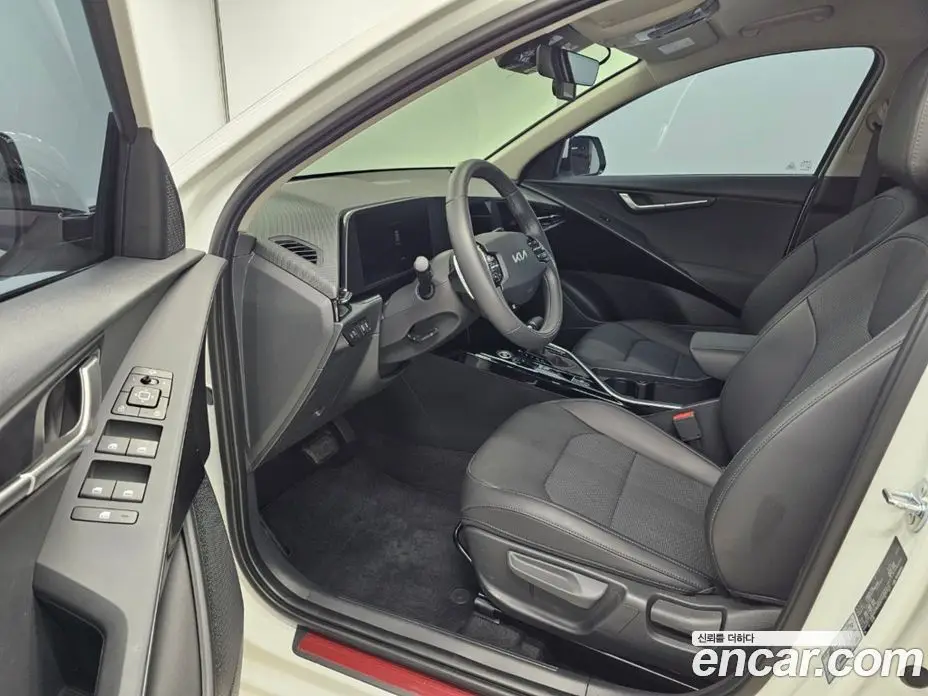 Kia Niro 2025 1.6 автомат (гидро), фото 9