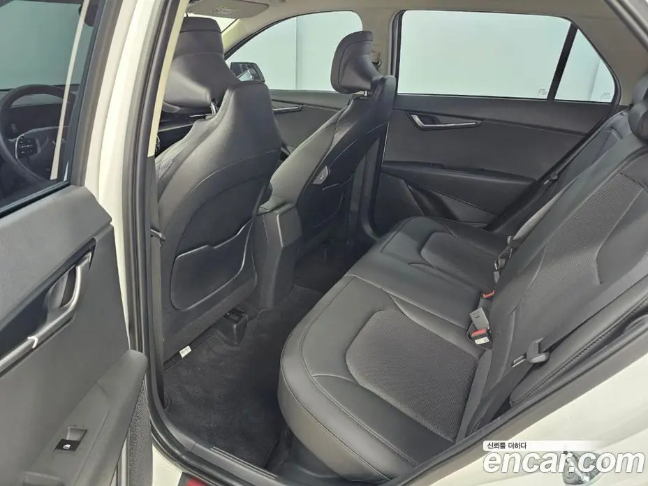 Kia Niro 2025 1.6 автомат (гидро), фото 10