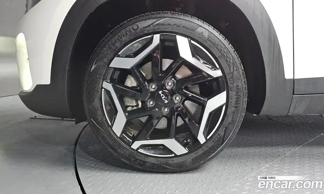 Kia Seltos 2024 1.6 автомат (гидро), миниатюра 5